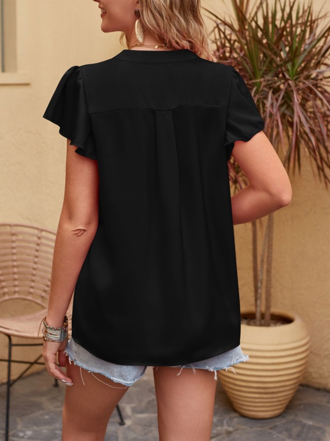 Classic Vintage Blouse with a Flattering Fit