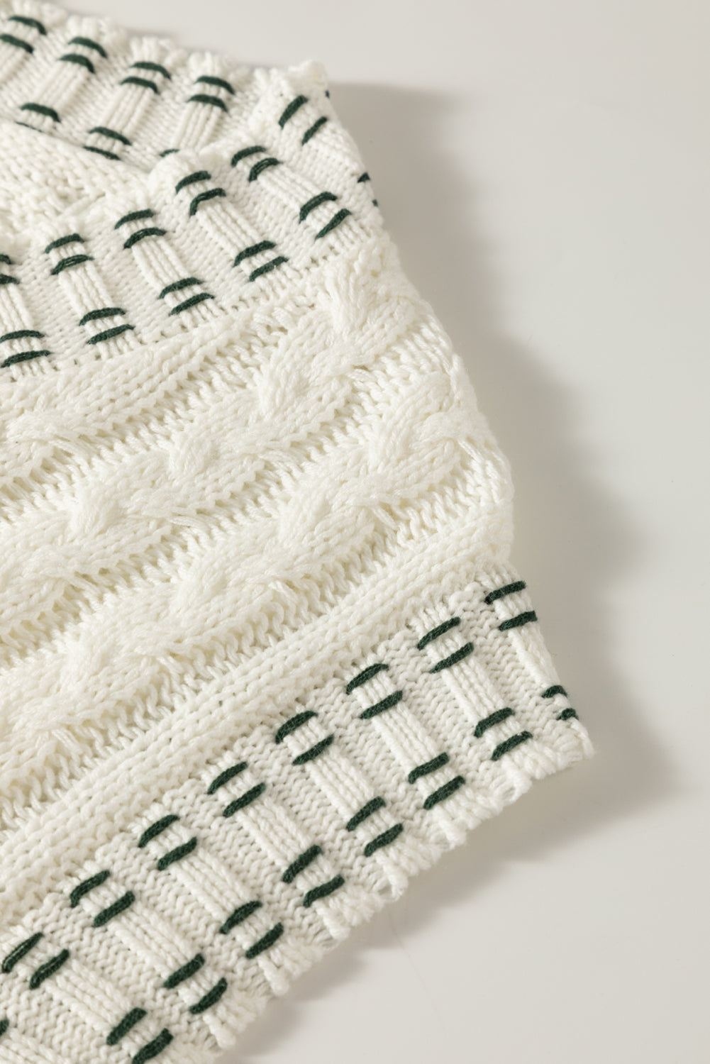 Effortlessly Elegant Sweater with a Timeless Design