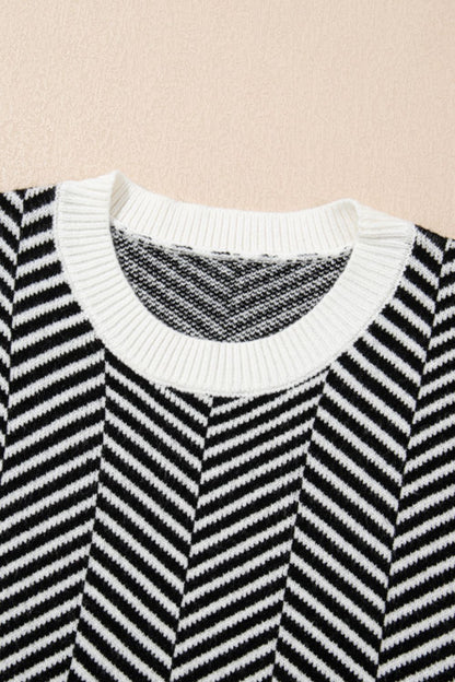 Well Tailored Sweater with a Graceful Silhouette