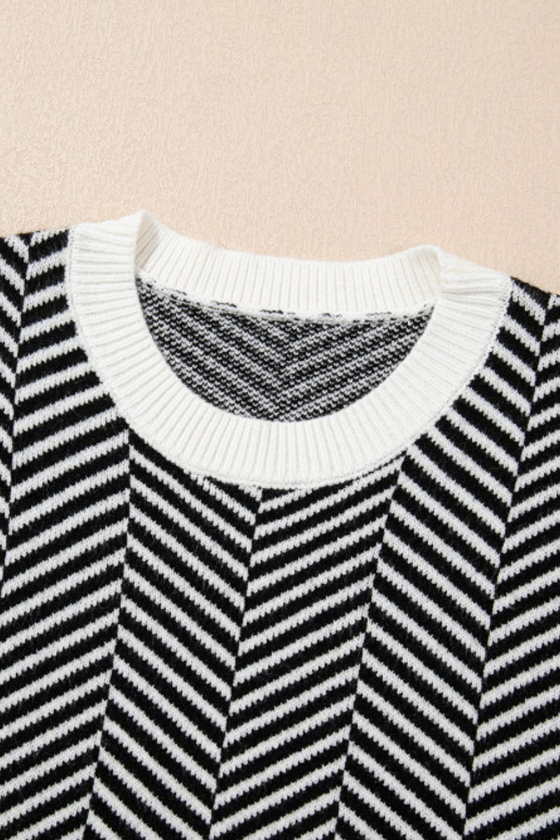 Well Tailored Sweater with a Graceful Silhouette