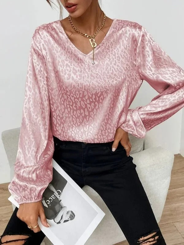 Sophisticated Blouse with a Clean Classic Look