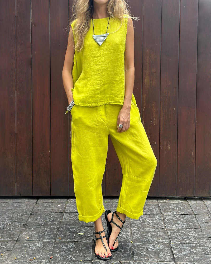 Effortlessly Elegant Garment with a Timeless Design