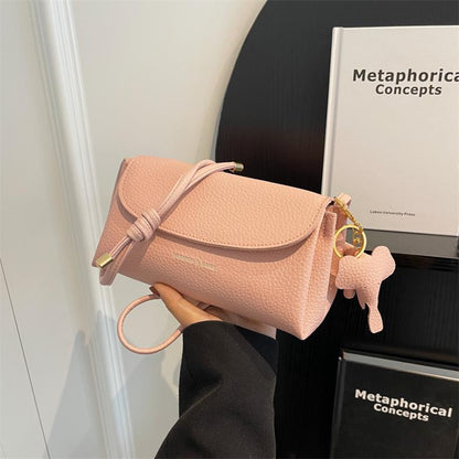 Well Tailored Bag with a Graceful Silhouette