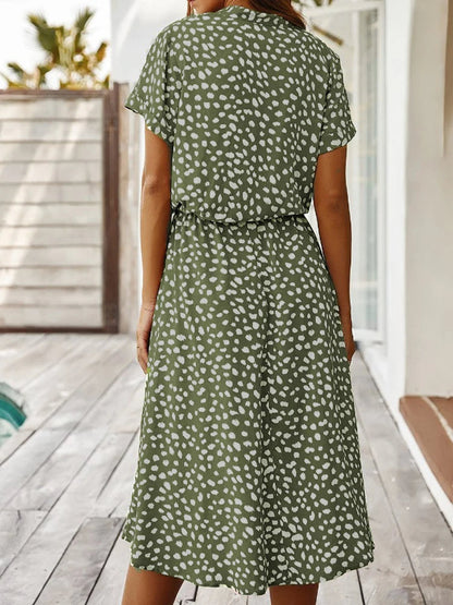 Effortlessly Elegant Garment with a Timeless Design