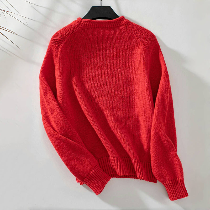 Well Tailored Sweater with a Graceful Silhouette