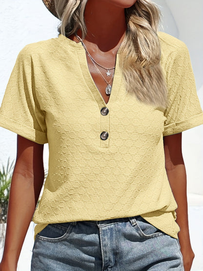 Well Tailored T-Shirt with a Graceful Silhouette
