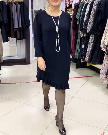Well Tailored Dress with a Graceful Silhouette