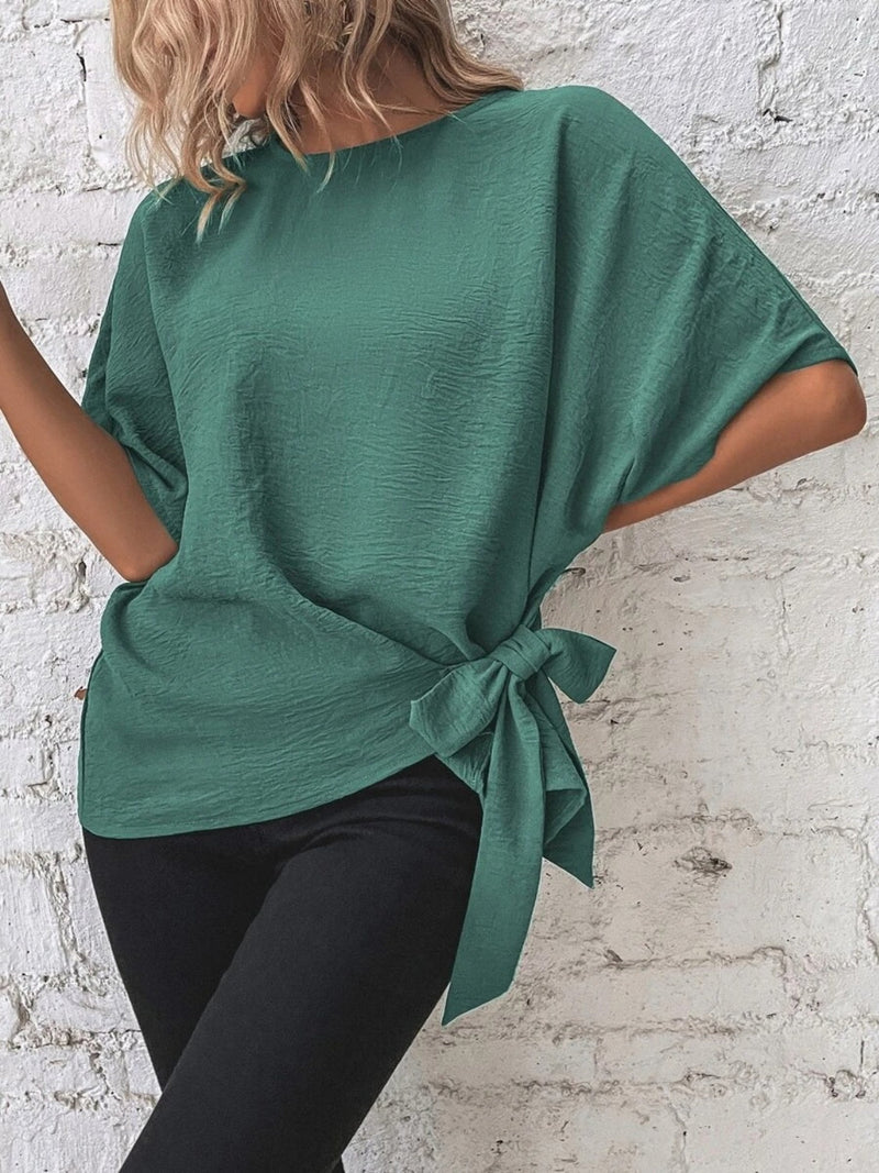 Well Tailored Blouse with a Graceful Silhouette