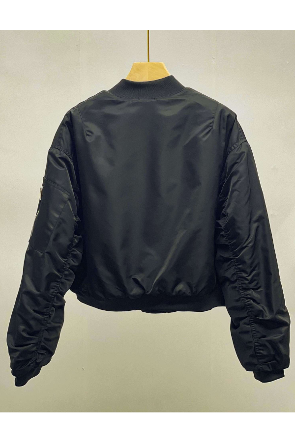 Well Tailored Jacket with a Graceful Silhouette