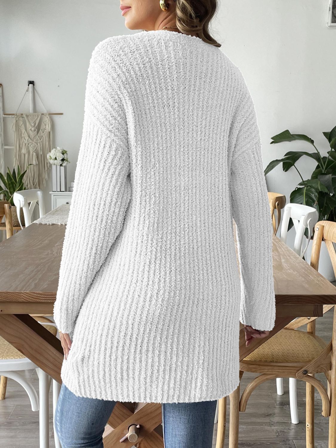 Effortlessly Elegant Cardigan with a Timeless Design