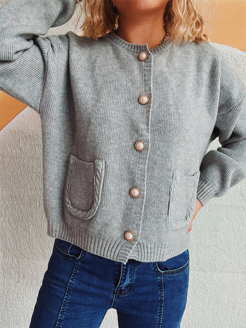Well Tailored Cardigan with a Graceful Silhouette