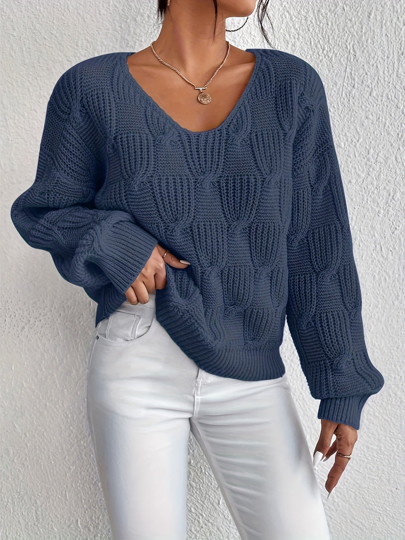 Well Tailored Sweater with a Graceful Silhouette