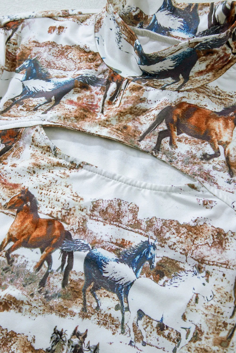Effortlessly Elegant T-Shirt with a Timeless Design