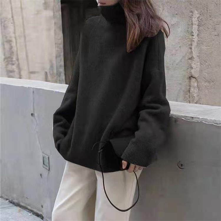 Effortlessly Elegant Sweater with a Timeless Design