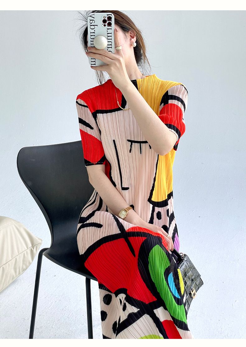 Gracefully Styled Dress for Any Occasion