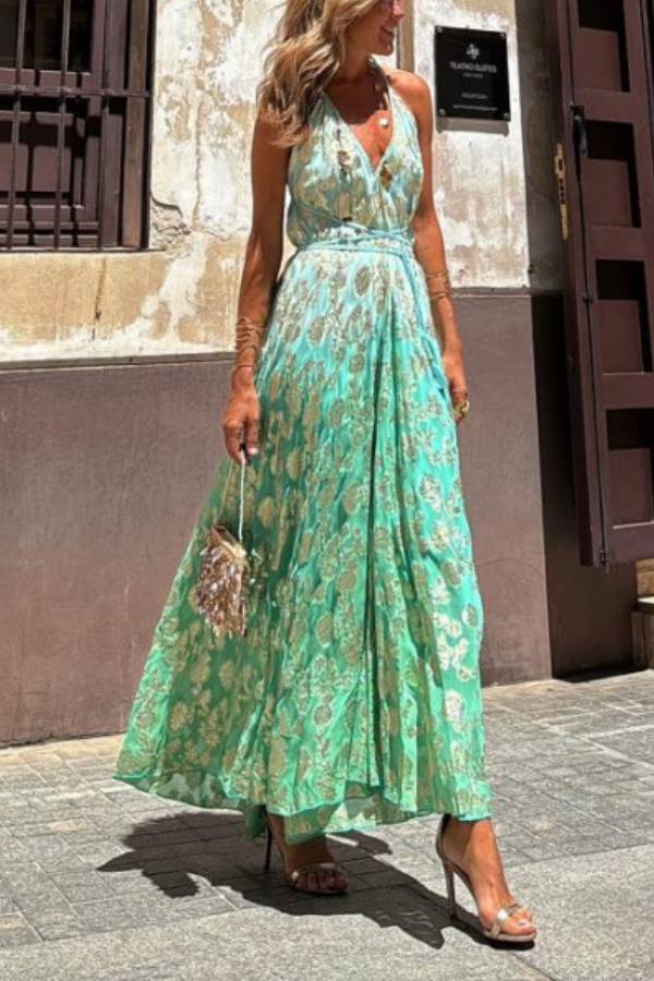 Effortlessly Elegant Dress with a Timeless Design