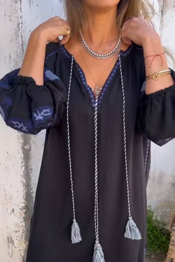 Effortlessly Elegant Dress with a Timeless Design