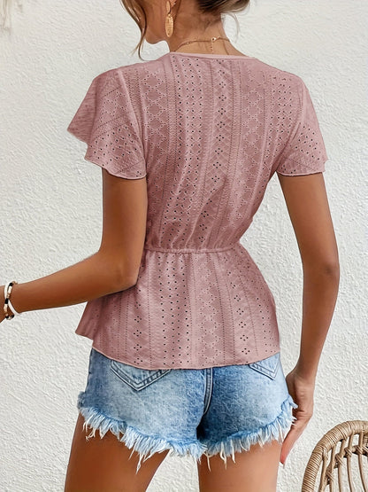 Effortlessly Elegant Blouse with a Timeless Design