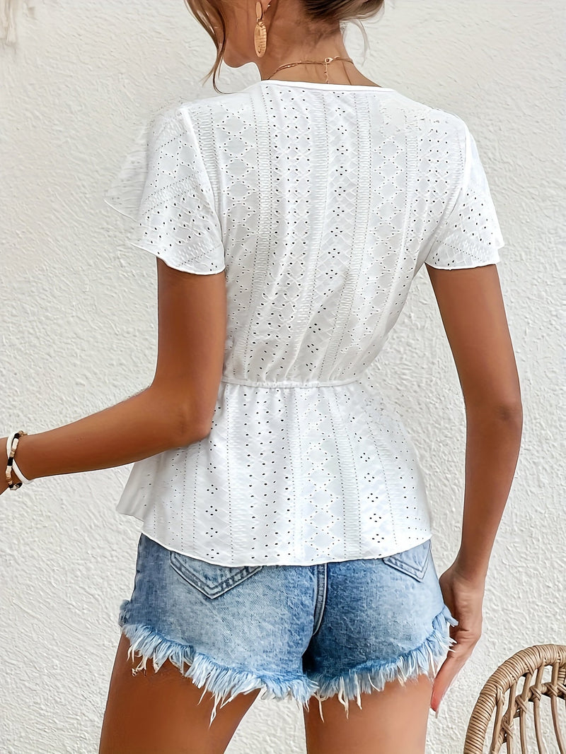 Effortlessly Elegant Blouse with a Timeless Design