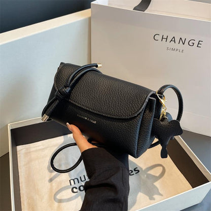 Well Tailored Bag with a Graceful Silhouette