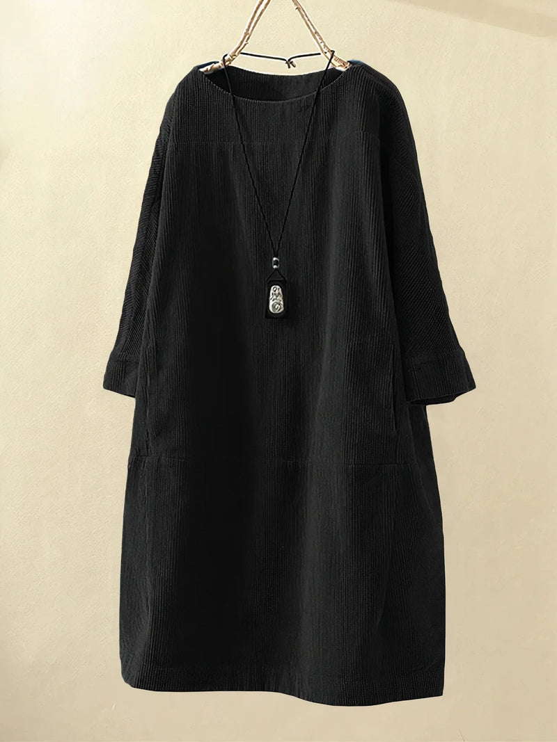 Effortlessly Elegant Dress with a Timeless Design