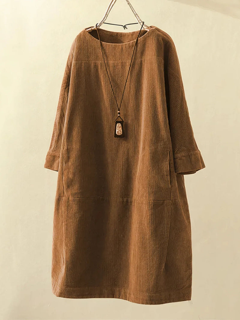 Effortlessly Elegant Dress with a Timeless Design