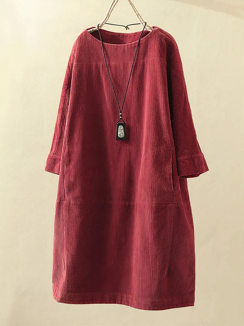 Effortlessly Elegant Dress with a Timeless Design