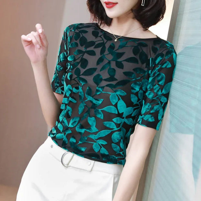 Elegantly Styled Blouse for Everyday Wear