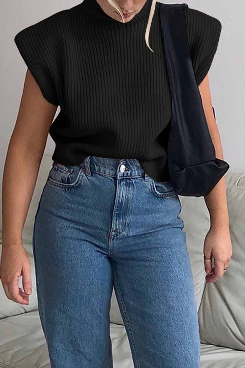 Effortlessly Elegant Sweater with a Timeless Design