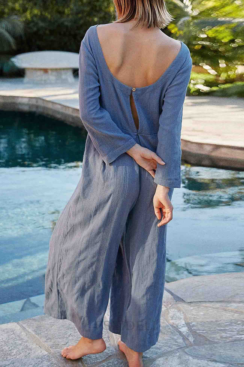 Well Tailored Garment with a Graceful Silhouette