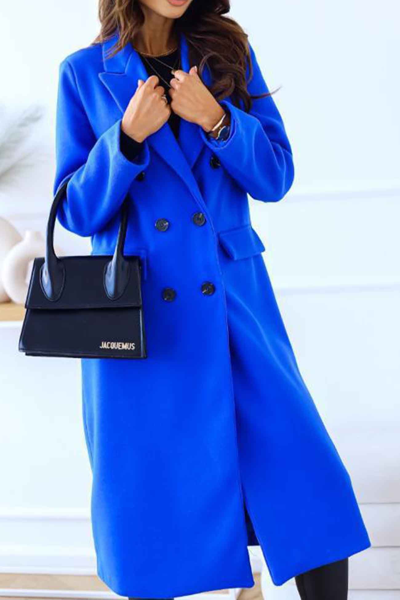 Beautifully Finished Coat in a Timeless Design