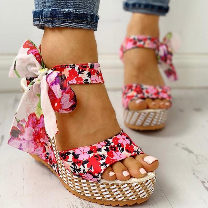 Graceful Orthopedic Sandals for Modern Look