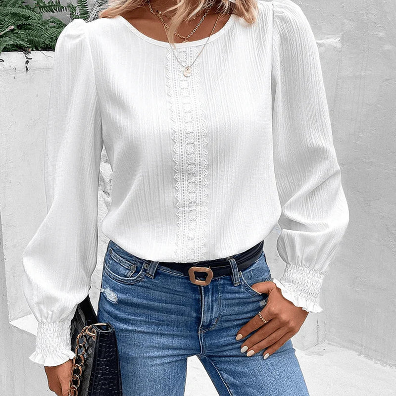 Effortlessly Elegant Blouse with a Timeless Design