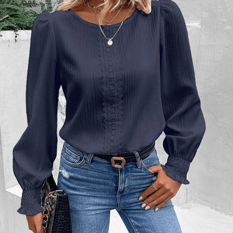 Effortlessly Elegant Blouse with a Timeless Design