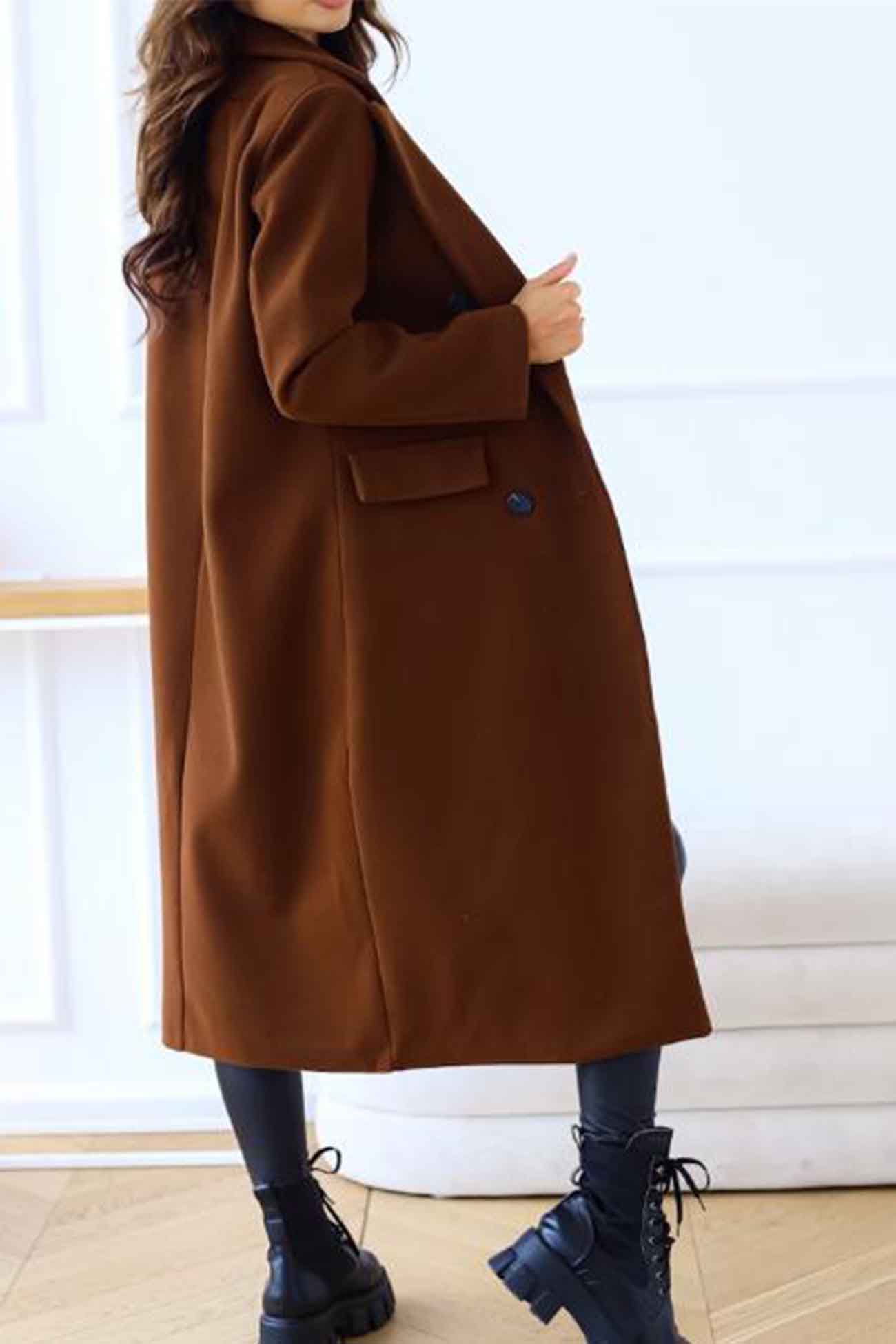 Beautifully Finished Coat in a Timeless Design