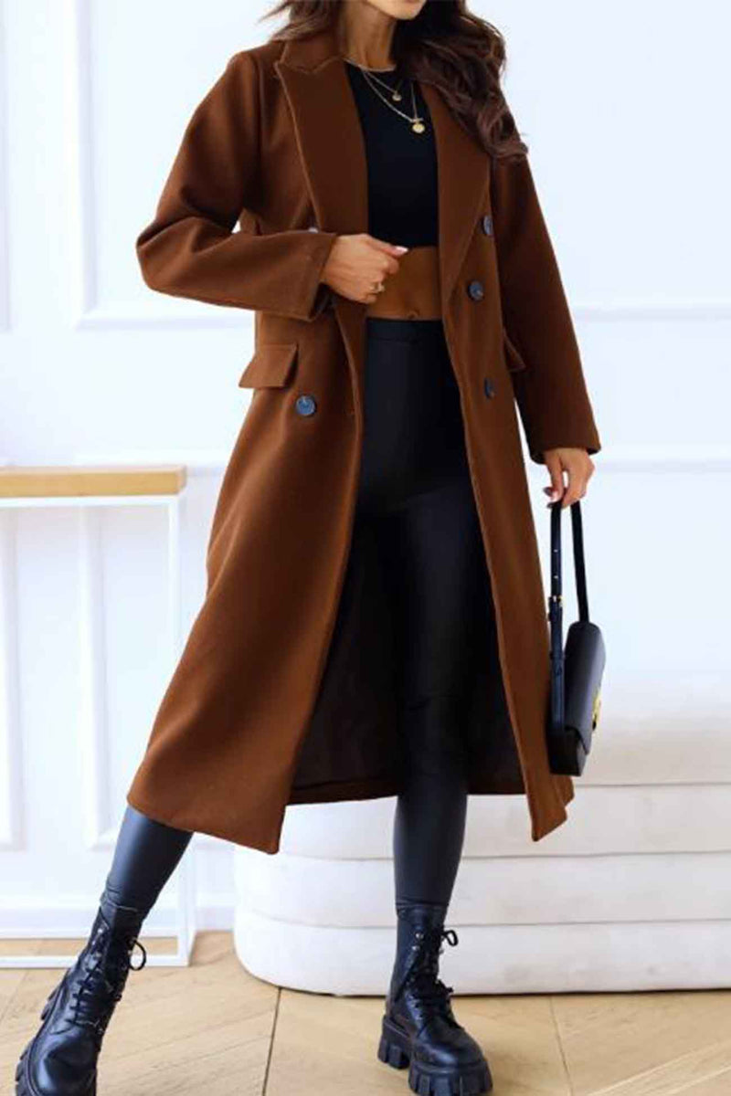 Beautifully Finished Coat in a Timeless Design