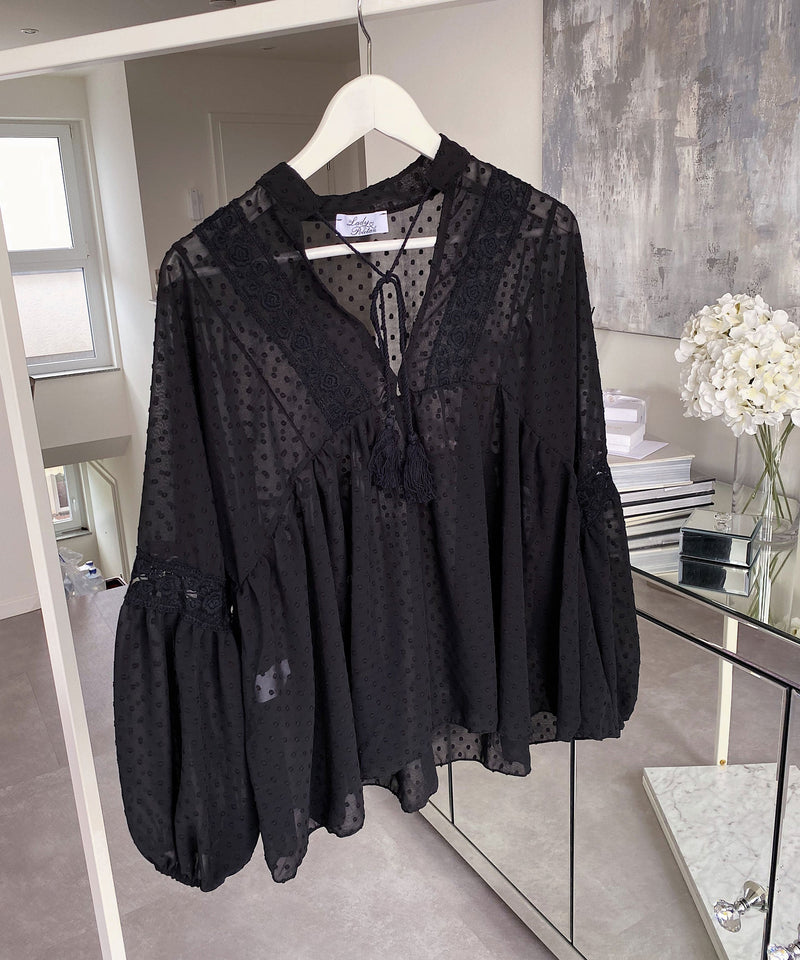 Polished Blouse with an Effortless Classic Look