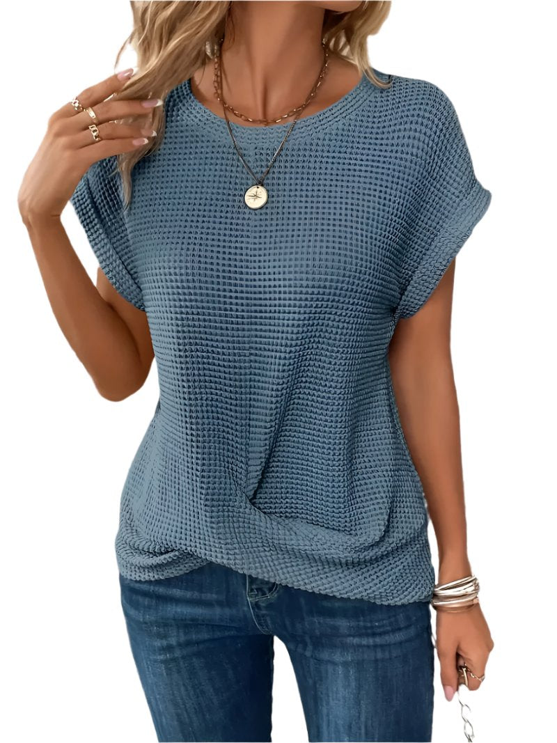 Well Tailored Blouse with a Graceful Silhouette