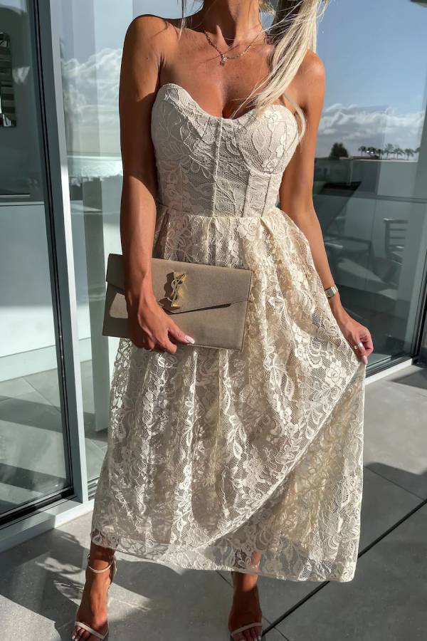 Gracefully Styled Dress for Any Occasion