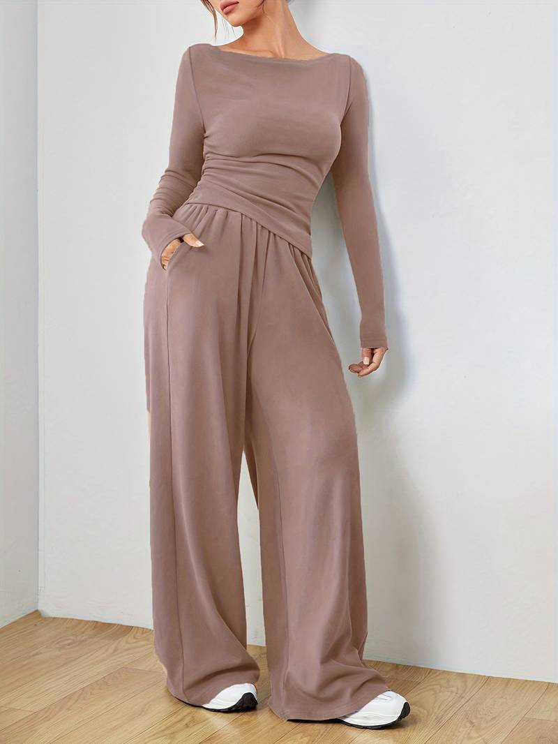 Sophisticated Trousers with a Clean Classic Look