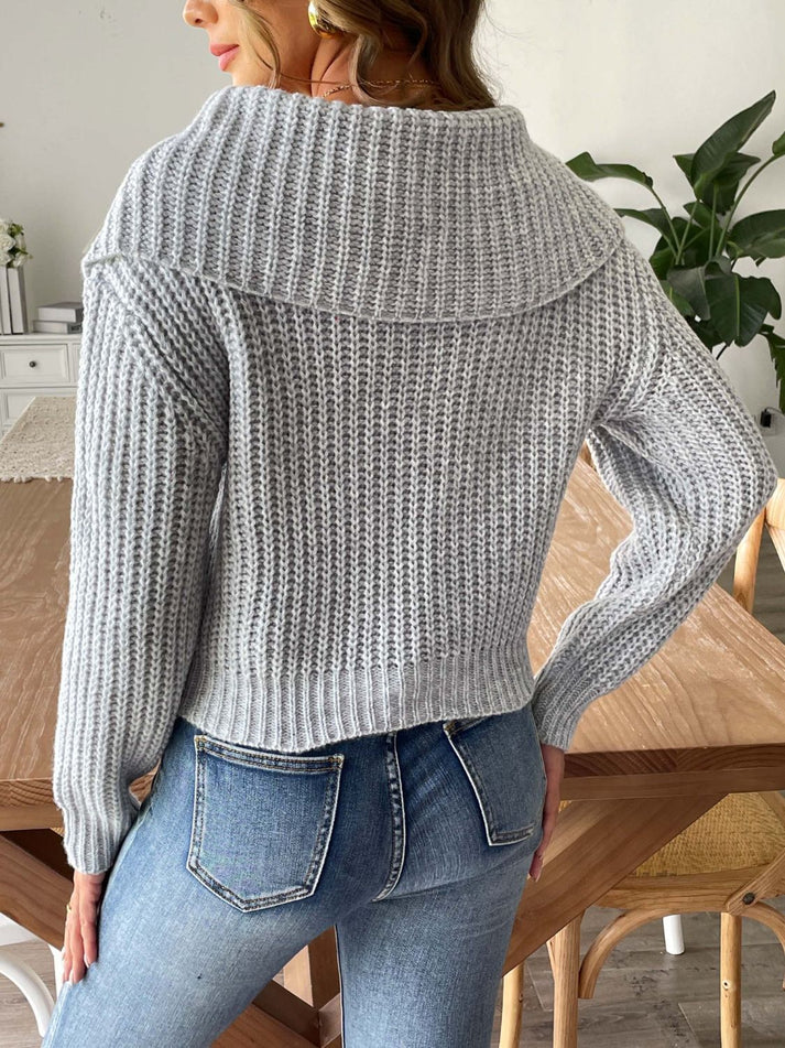 Well Tailored Sweater with a Graceful Silhouette