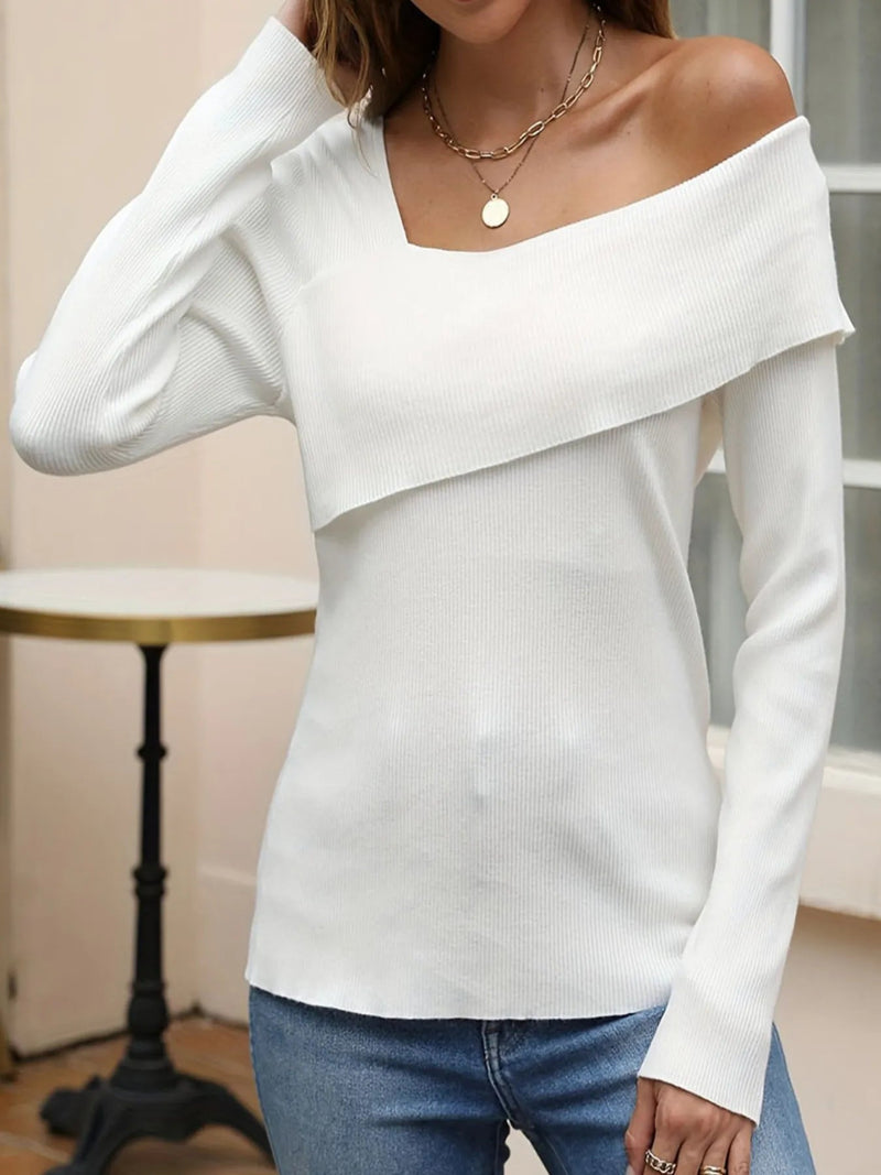 Sophisticated Blouse with a Clean Classic Look