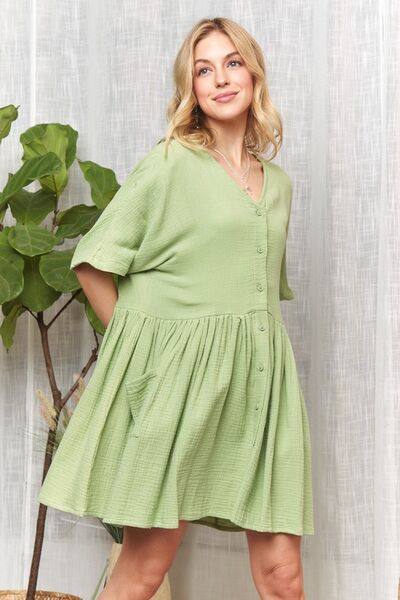 Gracefully Styled Dress for Any Occasion