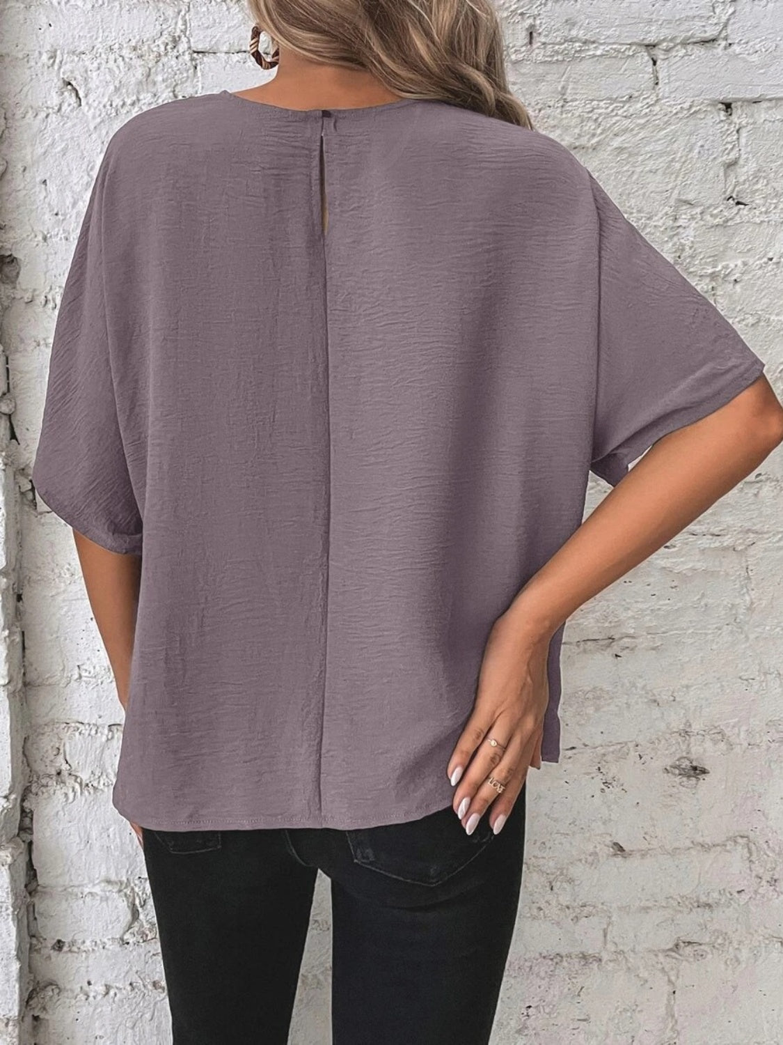 Well Tailored Blouse with a Graceful Silhouette
