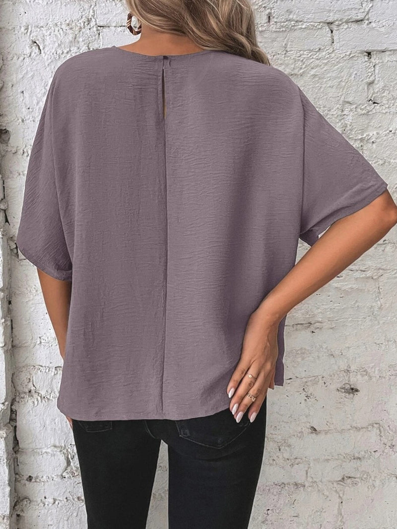 Well Tailored Blouse with a Graceful Silhouette