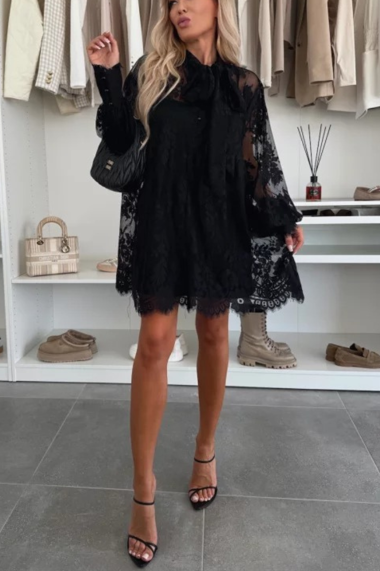 Beautifully Finished Dress in a Timeless Design
