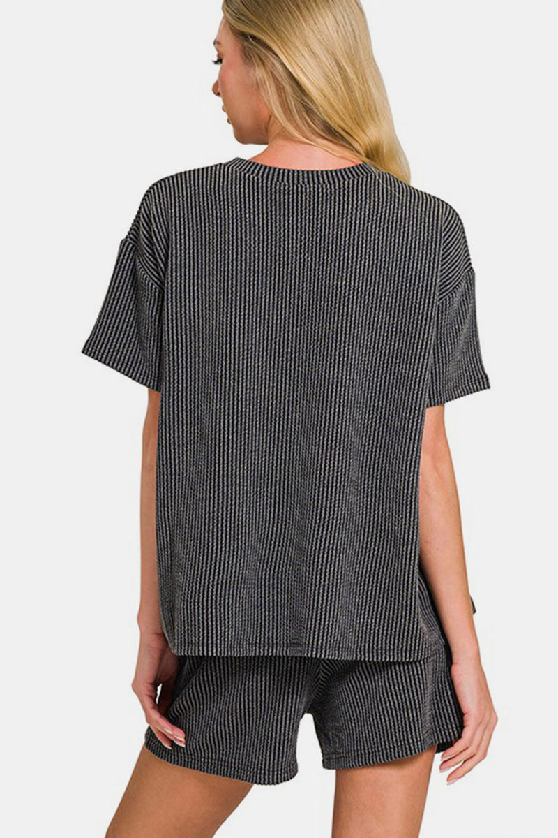Effortlessly Elegant T-Shirt with a Timeless Design