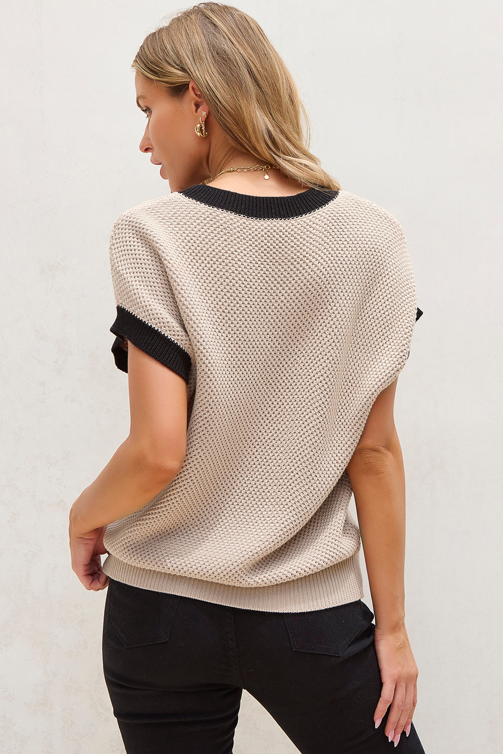 Effortlessly Elegant Top with a Timeless Design