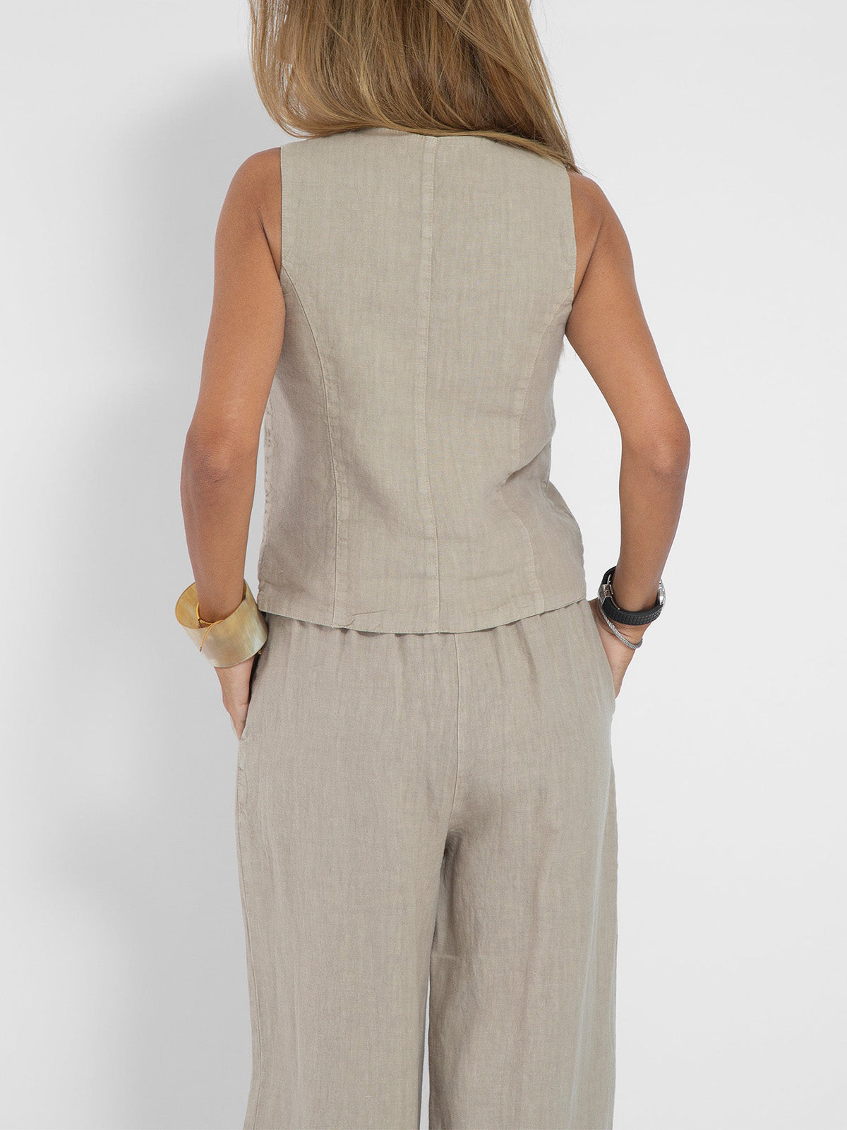 Elegantly Styled Trousers for Everyday Wear