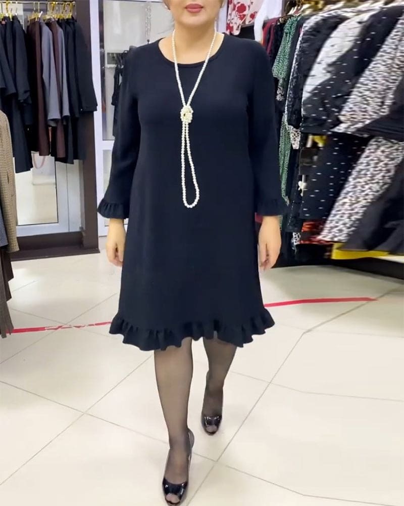 Well Tailored Dress with a Graceful Silhouette